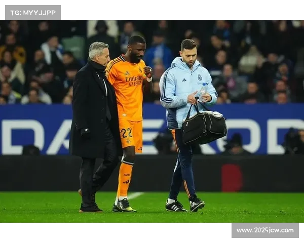 部分球员生活不检点问题曝光,俱乐部管理受考验 部分球员生活不检点问题曝光,俱乐部管理受考验